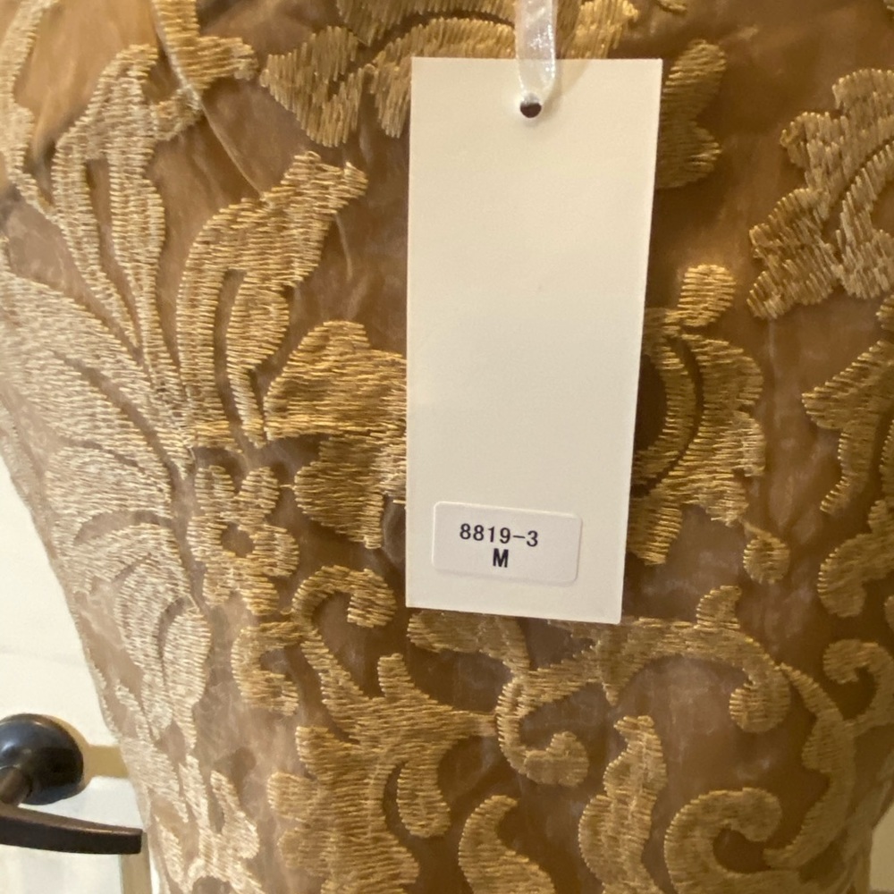 Lucy Paris Dress, Flower Lace Print- NWT - Picture 5 of 7